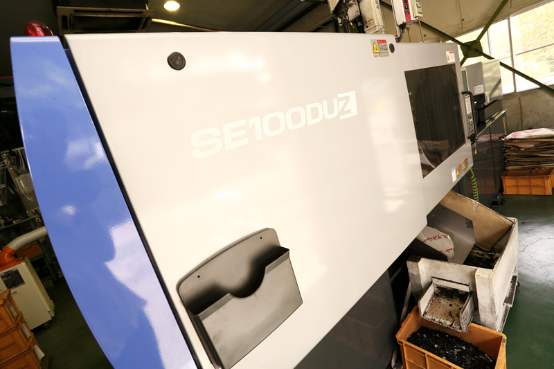 電動射出形成機